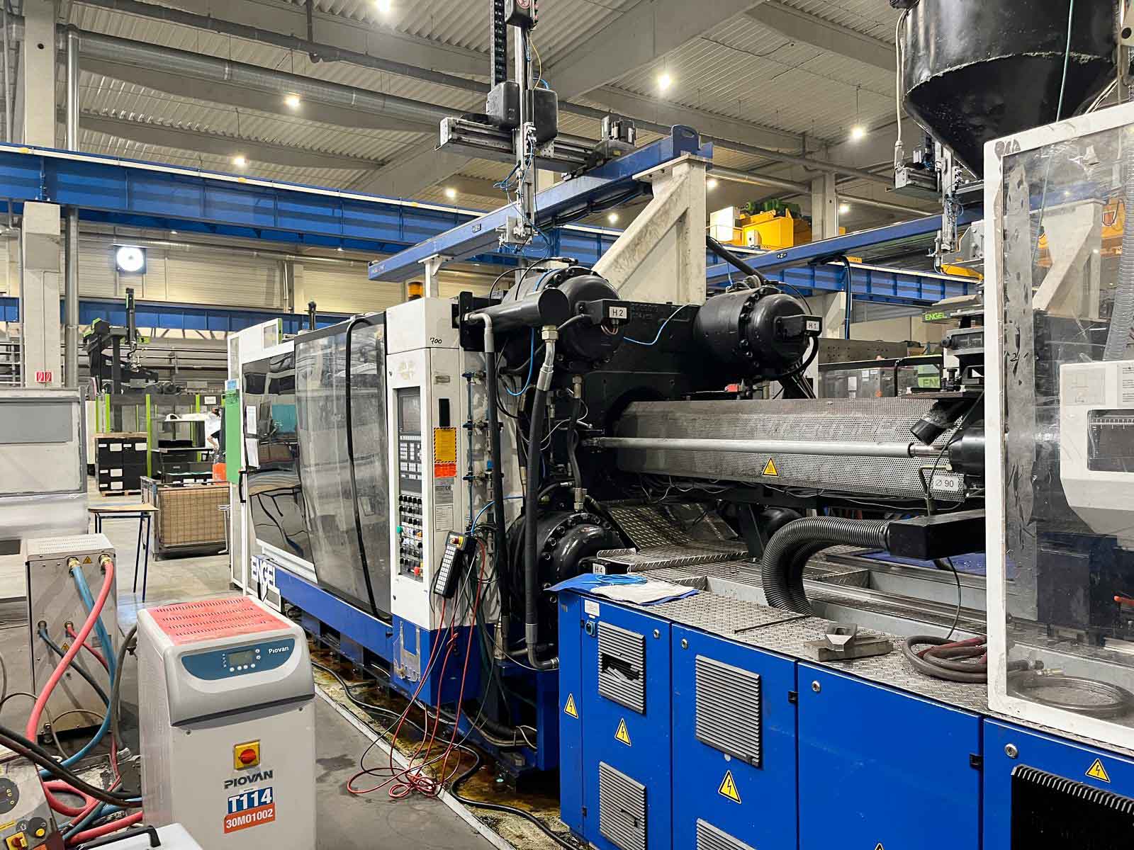 ENGEL DUO 4550 / 700 700t injection molding machine (2004) id11250
